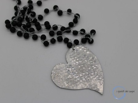 collana uncinetto onice nero ciondolo cuore alluminio
