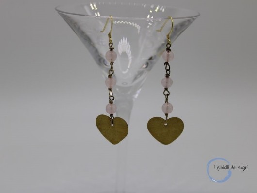 orecchini cuore in ottone realizzato a mano con quarzo rosa e monachella in argento anallergico, Orecchini donna pendenti